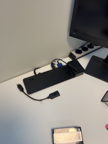 1050271-6 Office workstation, 2 screens