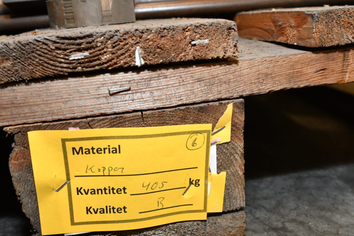 1079988-2 400 kg of copper