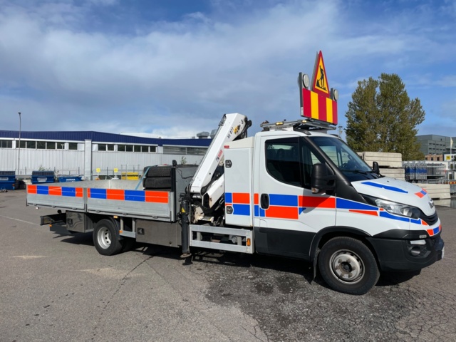 1080769-4 Iveco Daily 72-180H Chassis Cab 3.0 JTD - 2017 with Crane Hiab XS 077