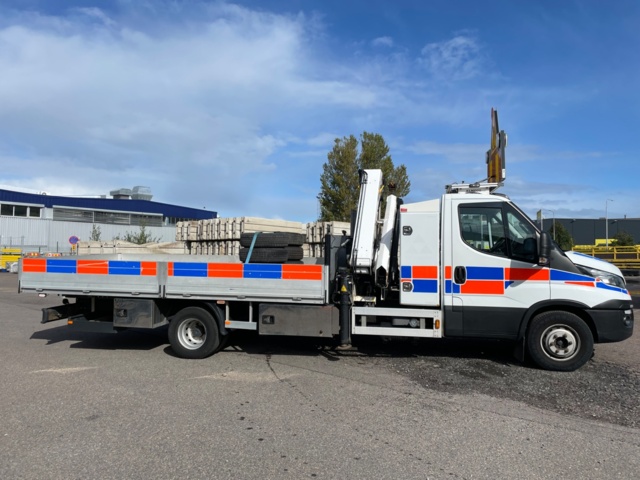 1080769-5 Iveco Daily 72-180H Chassis Cab 3.0 JTD - 2017 with Crane Hiab XS 077