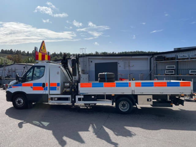 1080769-10 Iveco Daily 72-180H Chassis Cab 3.0 JTD - 2017 with Crane Hiab XS 077