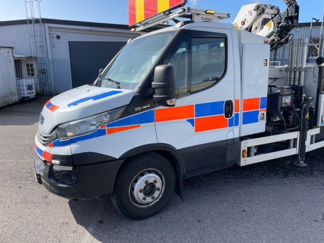 1080769-12 Iveco Daily 72-180H Chassis Cab 3.0 JTD - 2017 with Crane Hiab XS 077