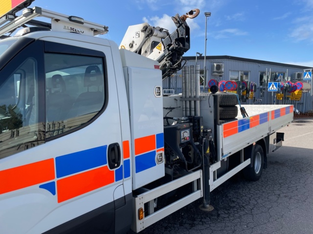 1080769-13 Iveco Daily 72-180H Chassis Cab 3.0 JTD - 2017 with Crane Hiab XS 077