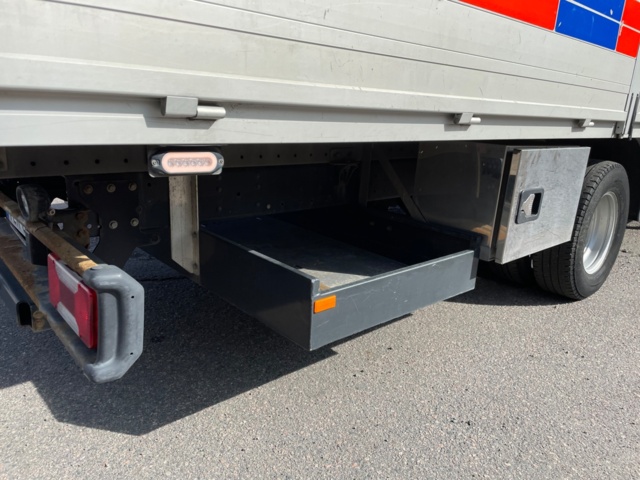 1080769-37 Iveco Daily 72-180H Chassis Cab 3.0 JTD - 2017 with Crane Hiab XS 077