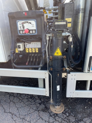 1080769-57 Iveco Daily 72-180H Chassis Cab 3.0 JTD - 2017 with Crane Hiab XS 077