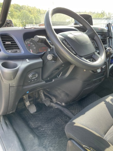 1080769-62 Iveco Daily 72-180H Chassis Cab 3.0 JTD - 2017 with Crane Hiab XS 077