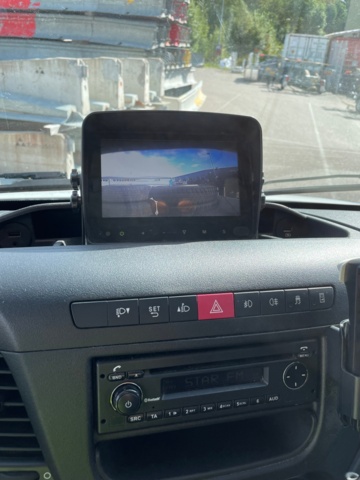 1080769-66 Iveco Daily 72-180H Chassis Cab 3.0 JTD - 2017 with Crane Hiab XS 077