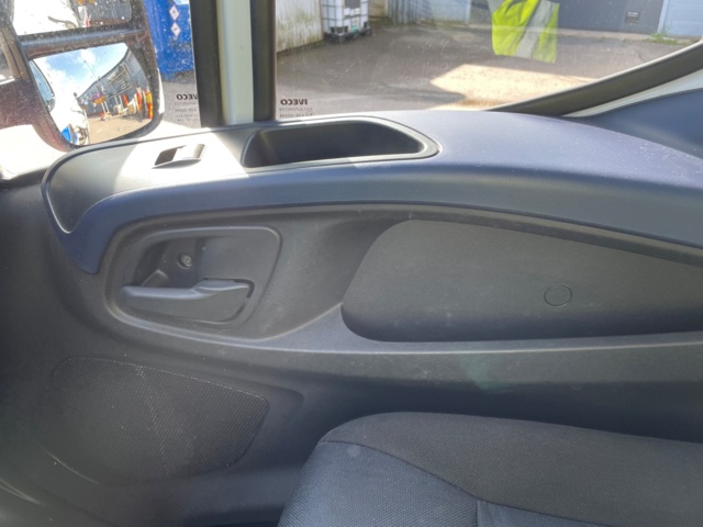 1080769-74 Iveco Daily 72-180H Chassis Cab 3.0 JTD - 2017 with Crane Hiab XS 077