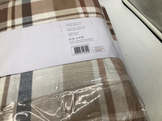 1080807-3 3 bed sets + 2 hotel pillows - Shipping included (1189)