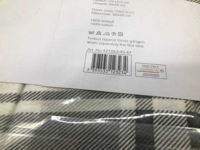 1080807-6 3 bed sets + 2 hotel pillows - Shipping included (1189)