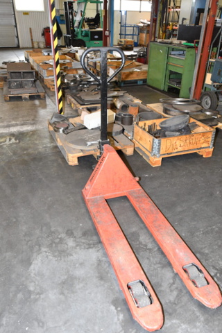 1080305-1 Pallet puller
