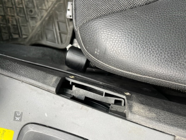 1080042-27 Volvo XC70 D5 AWD - 2007