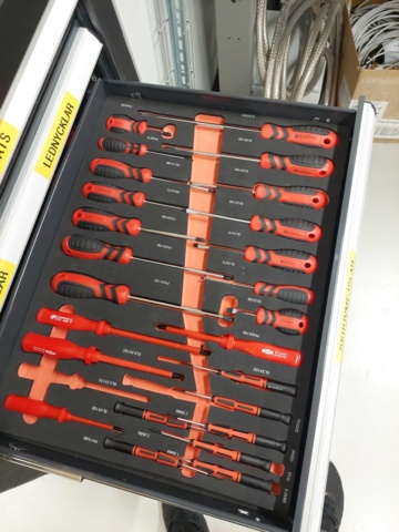 1034675-4 Pela tool cart with tools