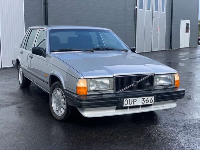 1080224-2 Volvo 740 2.3 - 1989