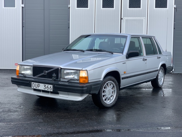 1080224-4 Volvo 740 2.3 - 1989
