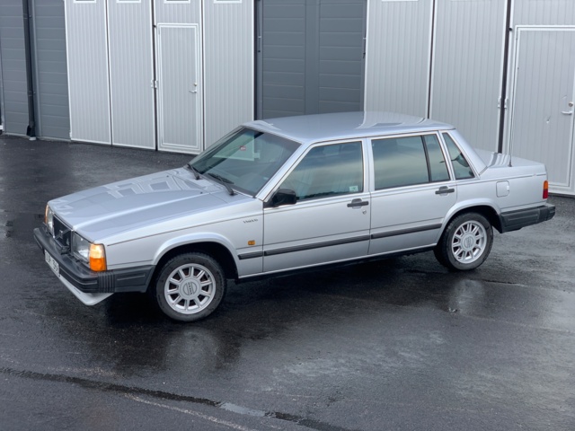 1080224-5 Volvo 740 2.3 - 1989