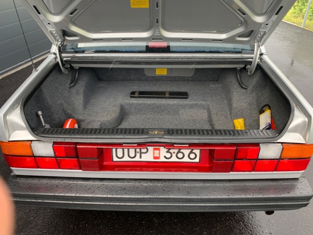 1080224-77 Volvo 740 2.3 - 1989