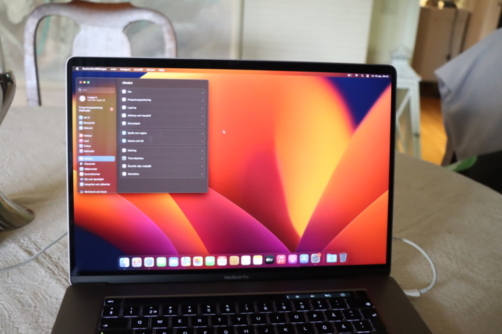 1033848-10 MacBook Pro 16”, 8core i9, 32GB ram, 1tb ssd