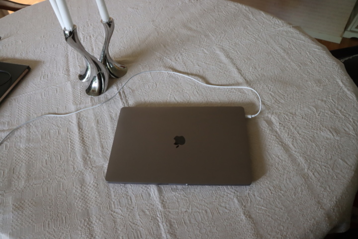 1033848-13 MacBook Pro 16”, 8core i9, 32GB ram, 1tb ssd