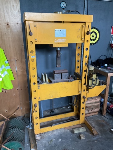 1061407-1 Hydraulic press Enerpac 10-ton