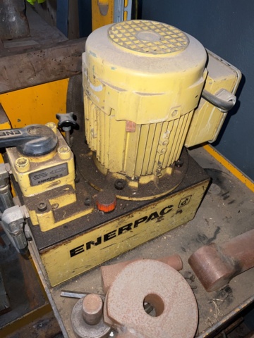 1061407-12 Hydraulic press Enerpac 10-ton