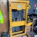 1061407-14 Hydraulic press Enerpac 10-ton