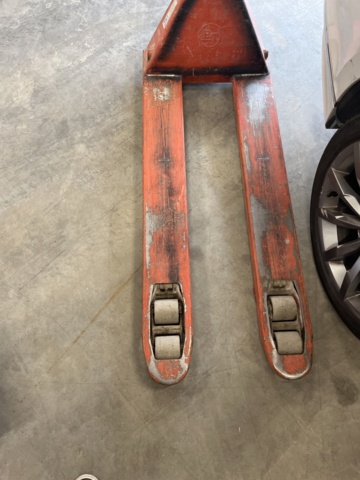 1060920-3 Pallet puller