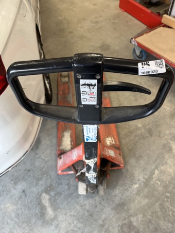 1060920-2 Pallet puller