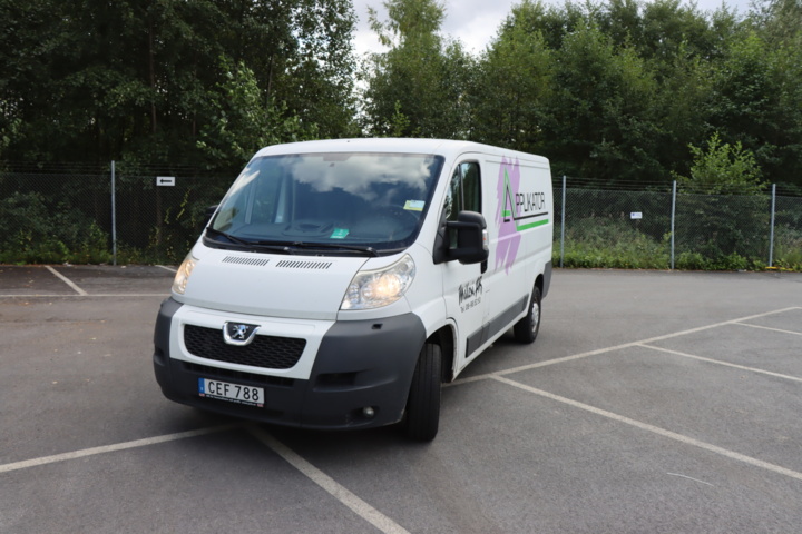 1081217-10 Peugeot Boxer Van 333 2.2 HDi - 2013