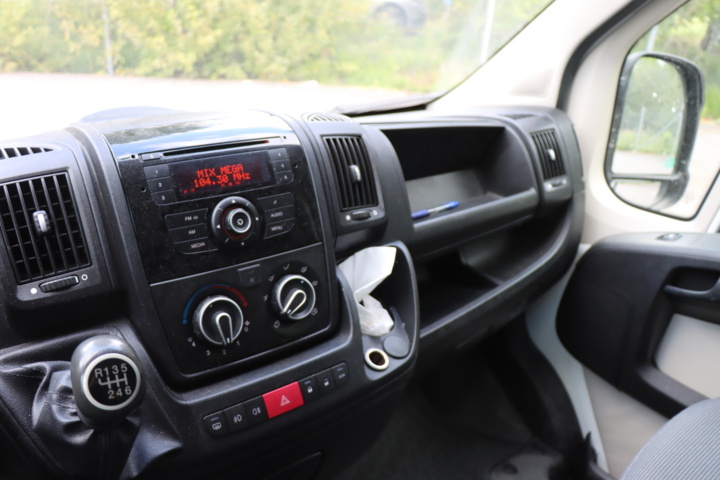 1081217-13 Peugeot Boxer Van 333 2.2 HDi - 2013