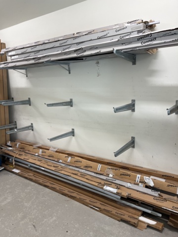 1029883-1 16 wall-hung branch racks