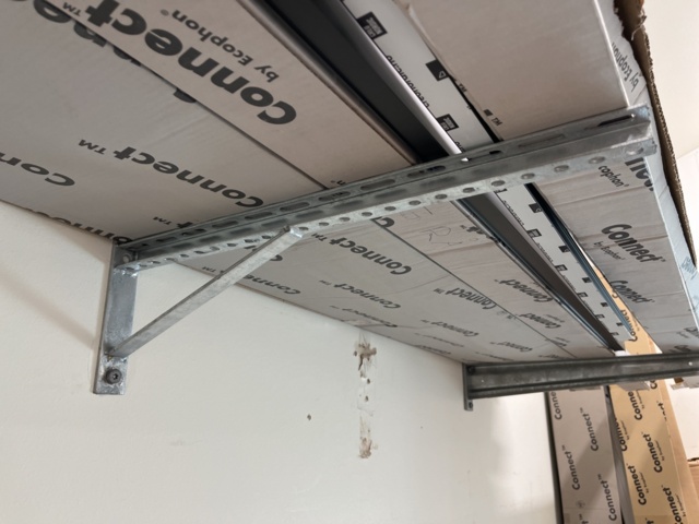 1029883-7 16 wall-hung branch racks