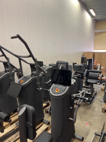 1049365-9 eGym 8 VISION strength units 8 pcs