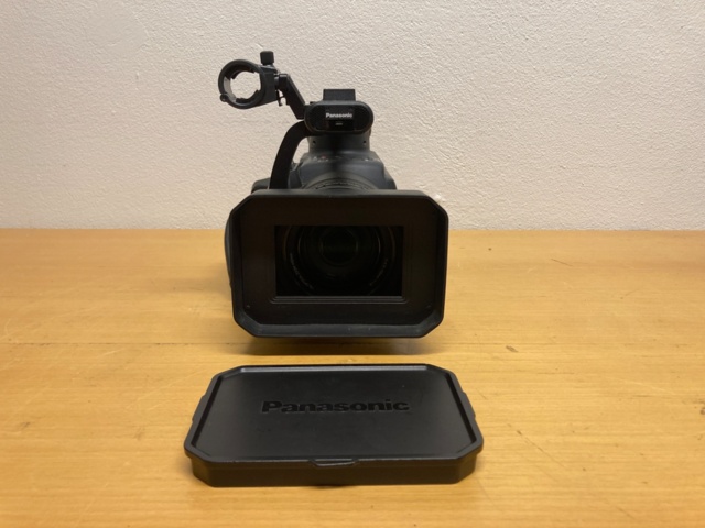 1082086-5 Panasonic AG-HVX200E Camcorder - 381h (ei akkua)