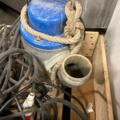 1061475-2 2 st. Dränkpumpar med slang och munstycke