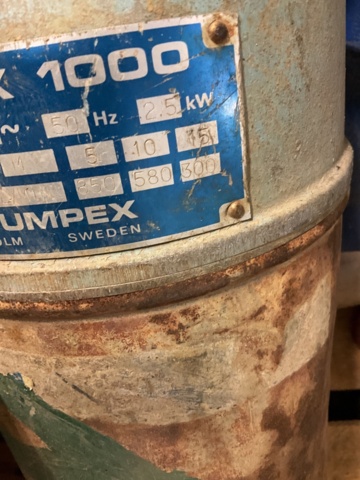 1061475-5 2 st. Dränkpumpar med slang och munstycke