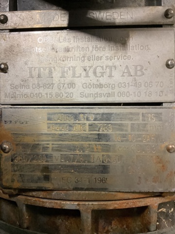 1061475-9 2 st. Dränkpumpar med slang och munstycke