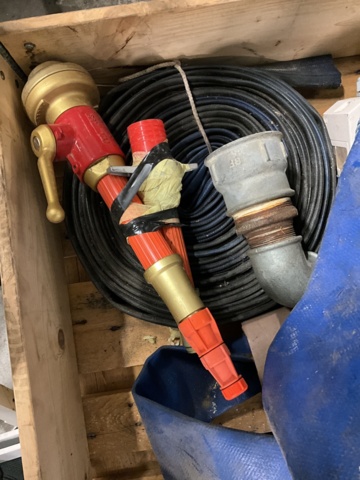 1061475-13 2 st. Dränkpumpar med slang och munstycke