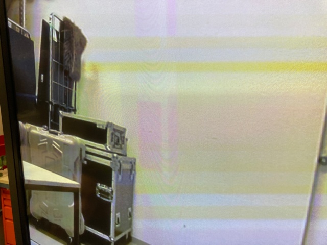 1082394-9 TV-jalusta (+ vanha Panasonic plasmanäyttö) - Ei pohjahintaa