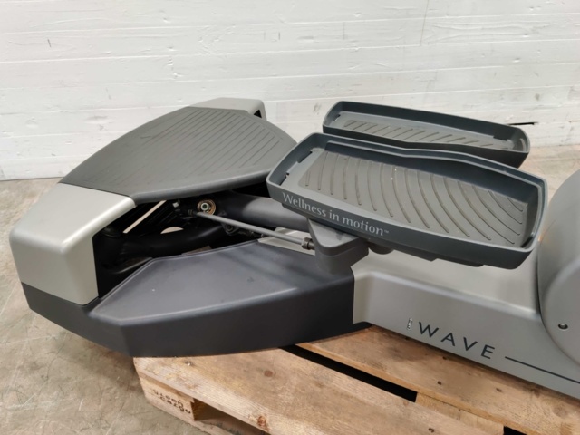 1082480-9 TechnoGym Cardio Wave