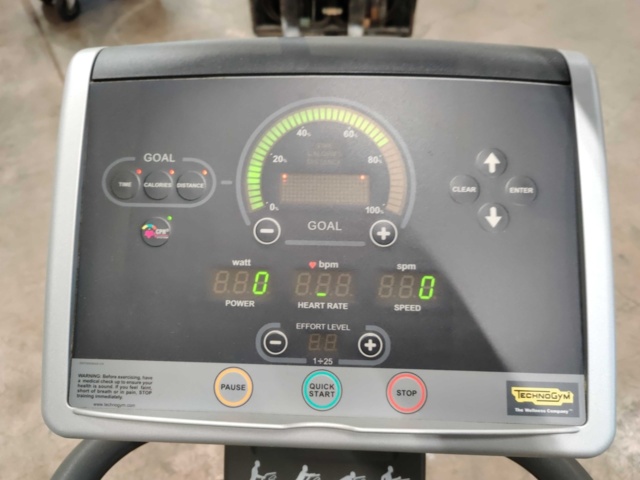 1082480-10 TechnoGym Cardio Wave