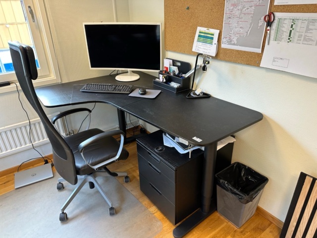 992056-1 Desk raise/lower electric, desk chair Markus Ikea