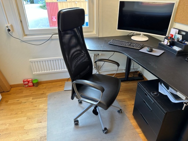 992056-3 Desk raise/lower electric, desk chair Markus Ikea