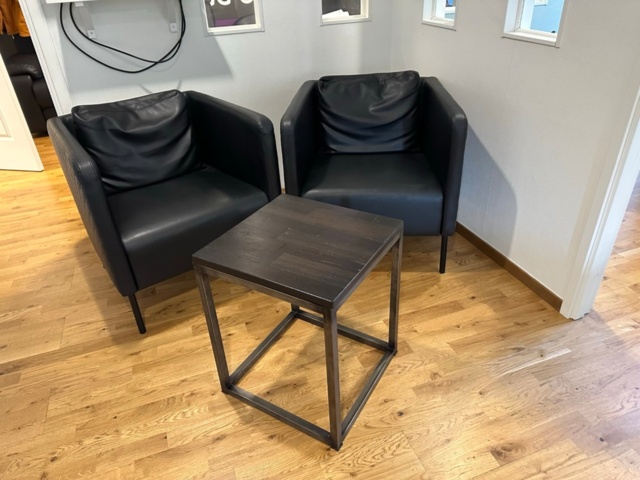 992058-2 4 st fåtöljer Ekerö Ikea och soffbord 45x45x55