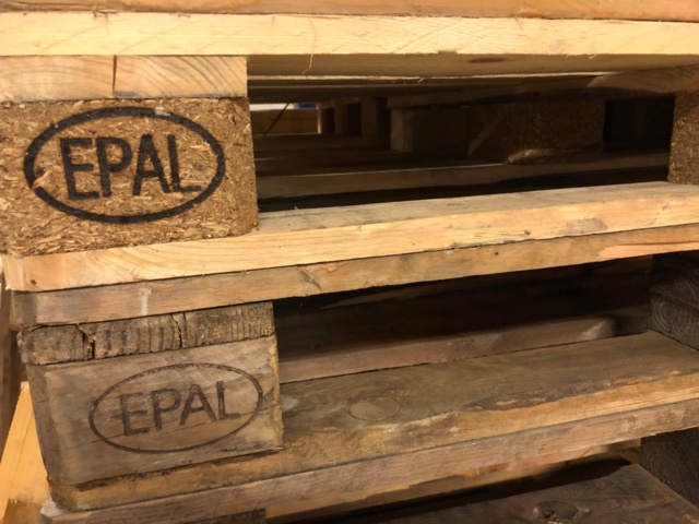 1063845-4 54 EU pallets + 6 disposable pallets