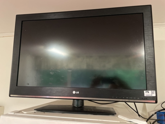 1060248-1 32" LG TV older model