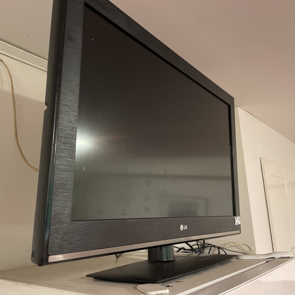 1060248-2 32" LG Tv äldre modell