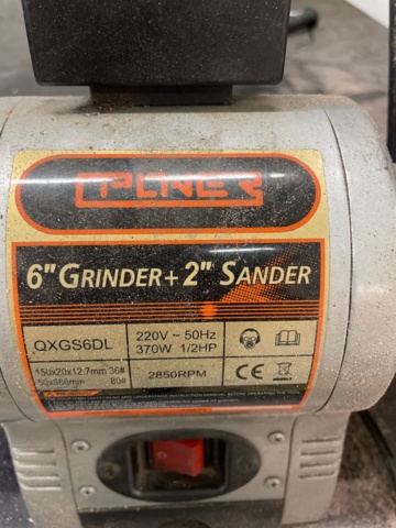 1060263-7 Workbench with vise and grinder