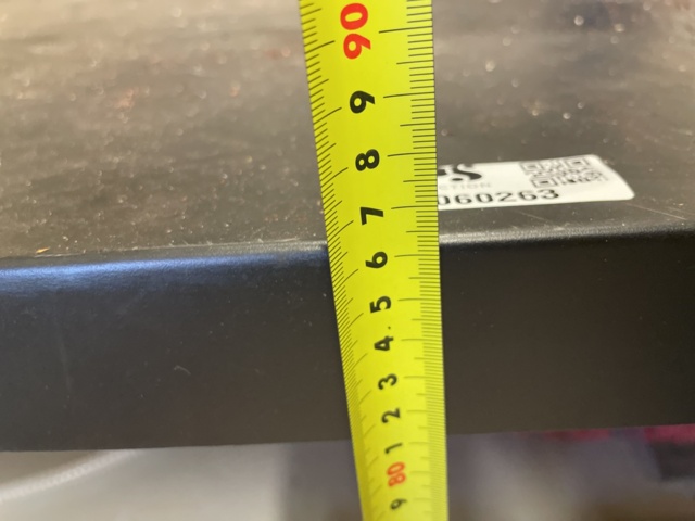 1060263-11 Workbench with vise and grinder