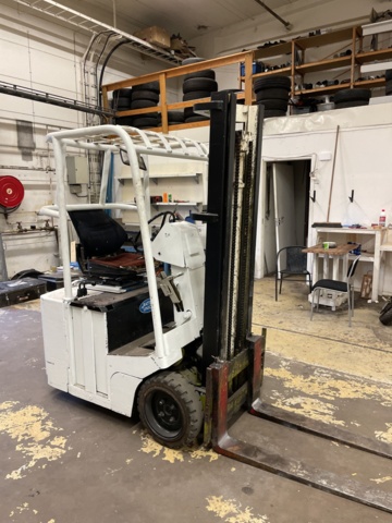 1060223-1 Truck Clark TW25